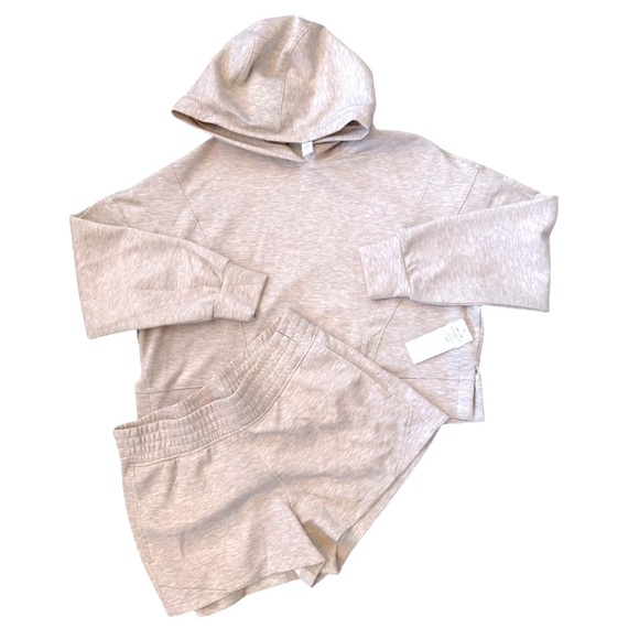 Yogalicious NWT size large scuba cropped hoodie and shorts set oatmeal Heather - Picture 1 of 6